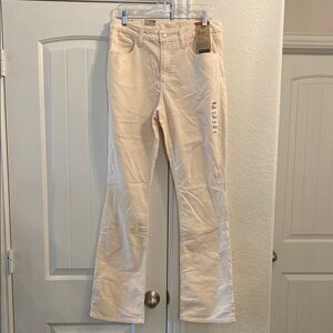 Levi's Women's Boot Cut Cream corduroys 31x32